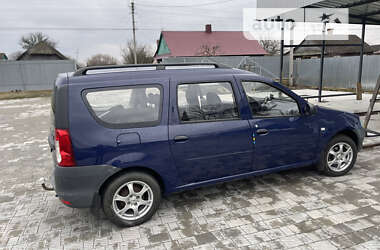 Седан Dacia Logan 2009 в Сарнах