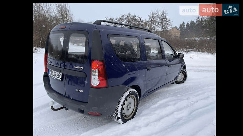 Седан Dacia Logan 2009 в Сарнах