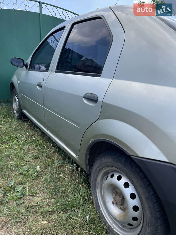 Dacia Logan 2005