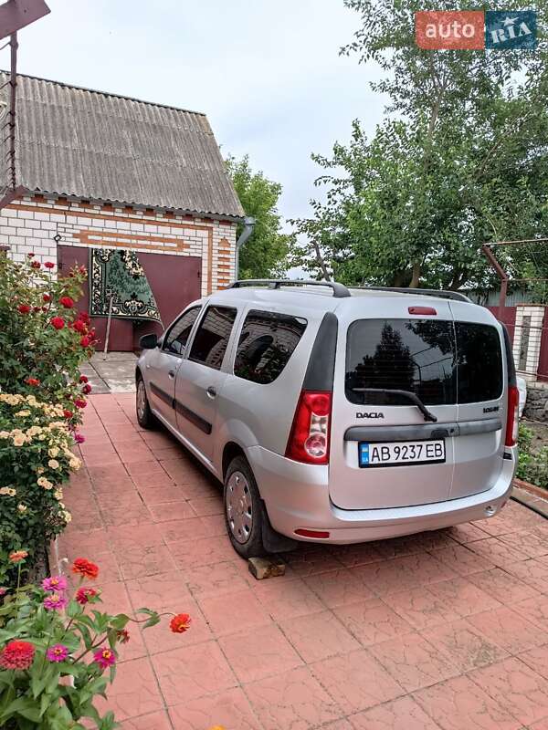 Седан Dacia Logan 2012 в Виннице