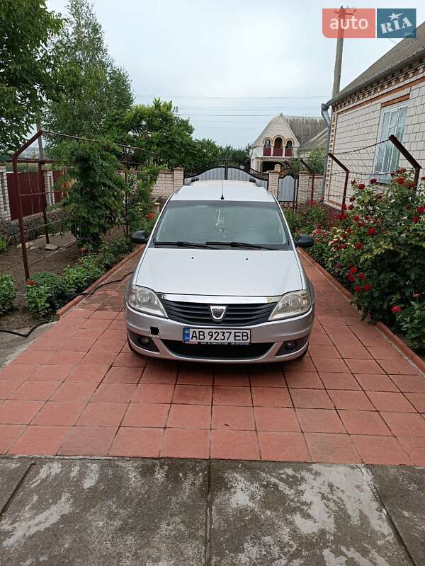 Седан Dacia Logan 2012 в Виннице