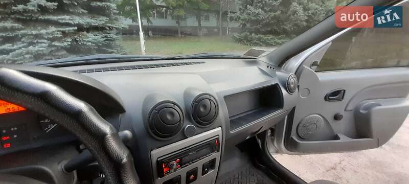 Седан Dacia Logan 2007 в Запоріжжі
