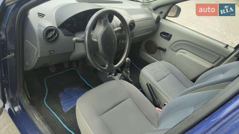 Седан Dacia Logan 2008 в Ровно