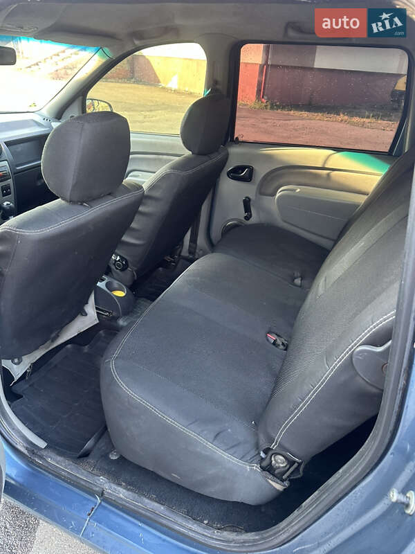 Седан Dacia Logan 2008 в Любешові