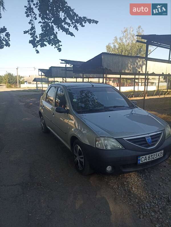 Седан Dacia Logan 2005 в Монастырище