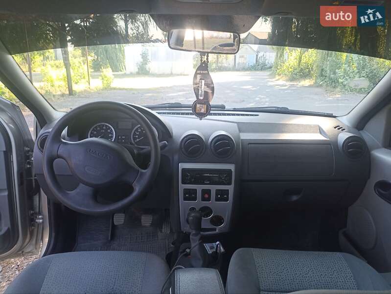 Седан Dacia Logan 2005 в Монастырище