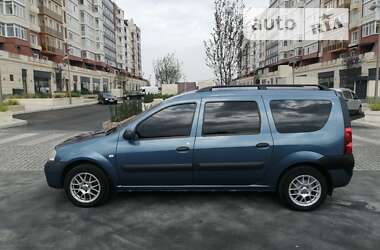 Седан Dacia Logan 2008 в Умані