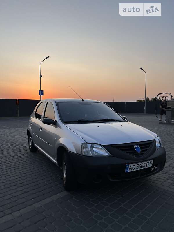 Седан Dacia Logan 2008 в Мукачевому