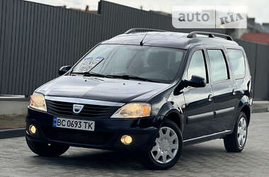 Седан Dacia Logan 2012 в Самборе