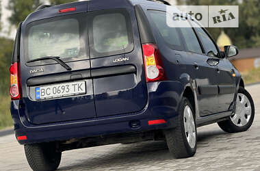 Седан Dacia Logan 2012 в Самборе