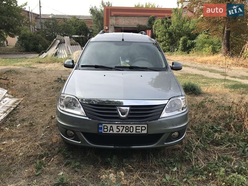 Седан Dacia Logan 2011 в Кропивницком
