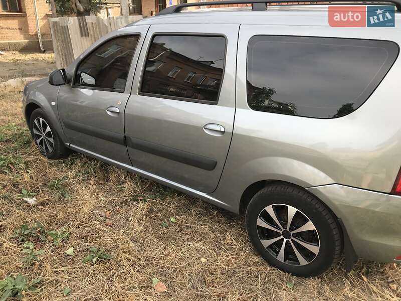 Седан Dacia Logan 2011 в Кропивницком