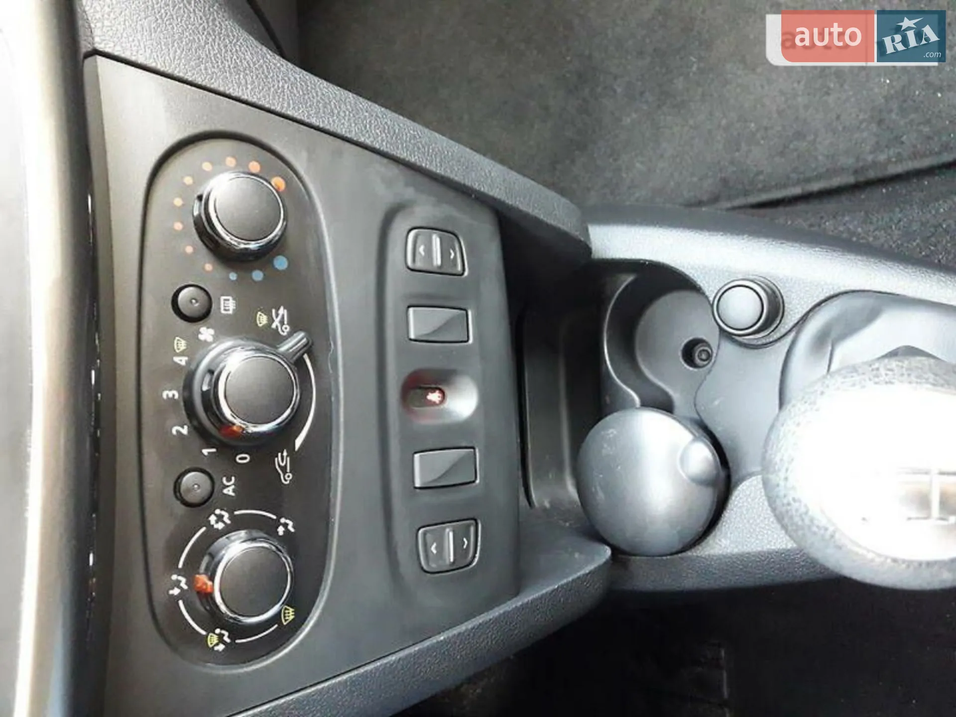 2013 Dacia Logan - мініатюра 9