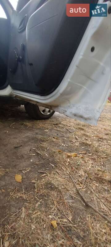 Седан Dacia Logan 2007 в Полтаве фото 12 Седан Dacia Logan 2007 в Полтаве