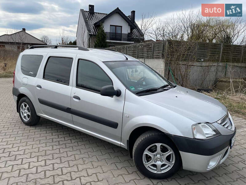 Седан Dacia Logan 2008 в Черновцах