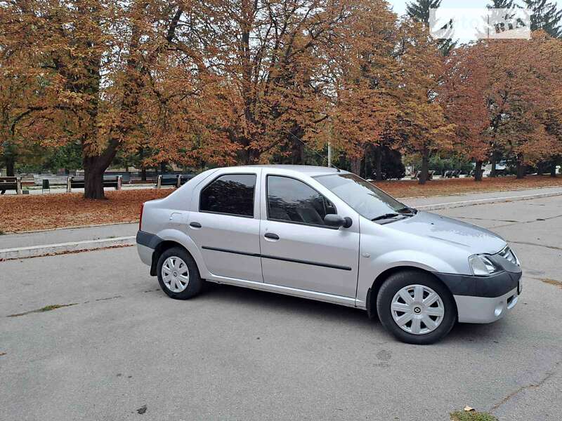 Седан Dacia Logan 2007 в Жовтих Водах