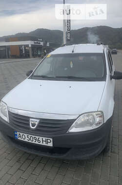 Седан Dacia Logan 2011 в Хусте