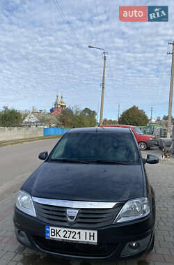 Седан Dacia Logan 2010 в 