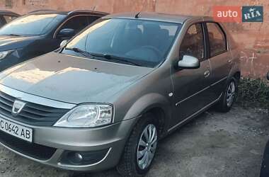 Седан Dacia Logan 2008 в Львові