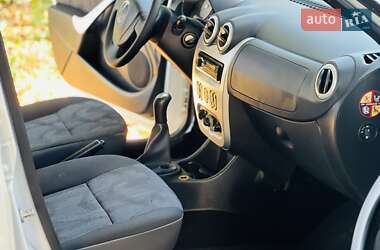Седан Dacia Logan 2009 в 