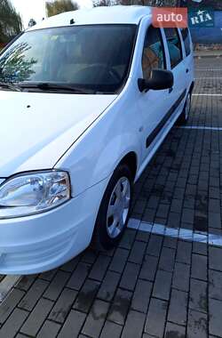 Седан Dacia Logan 2010 в Луцке