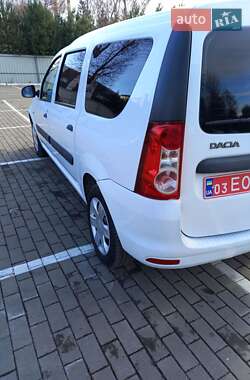 Седан Dacia Logan 2010 в Луцке