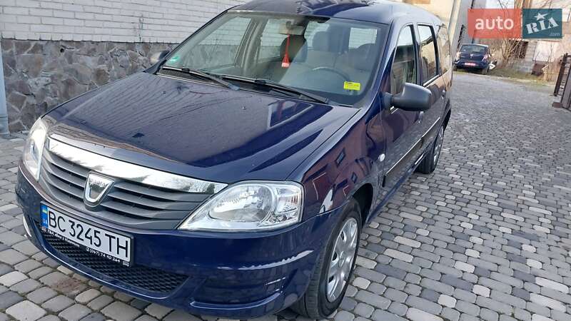 Седан Dacia Logan 2011 в Ходореві