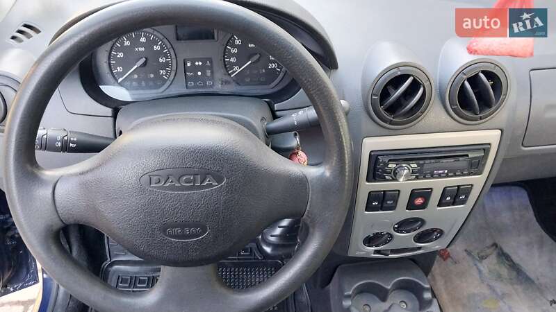 Седан Dacia Logan 2011 в Ходореві