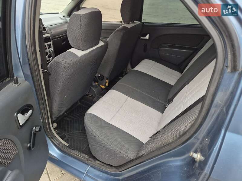 Седан Dacia Logan 2007 в Днепре