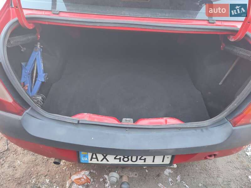 Седан Dacia Logan 2006 в Лозовой