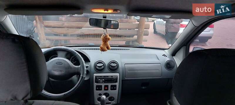 Седан Dacia Logan 2008 в Сарнах