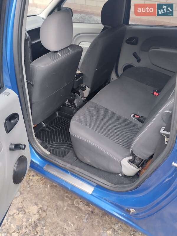 Седан Dacia Logan 2011 в Дмитровке