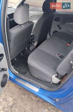 Седан Dacia Logan 2011 в 