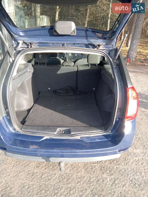 Седан Dacia Logan 2014 в Львове