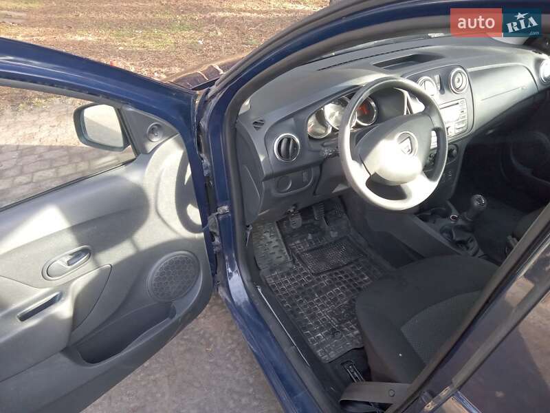 Седан Dacia Logan 2014 в Львове