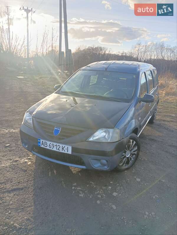 Седан Dacia Logan 2008 в Долине