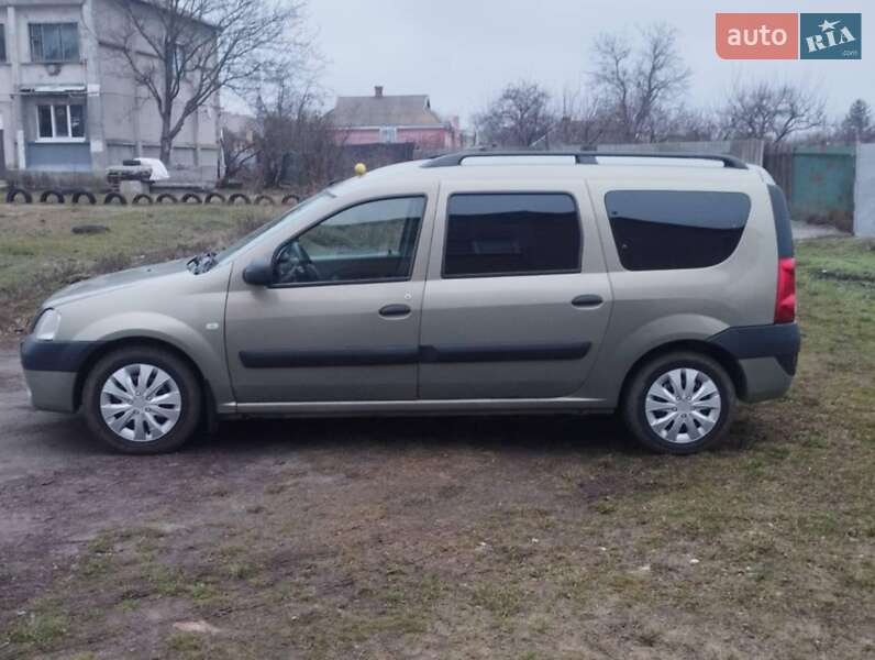 Седан Dacia Logan 2007 в Новгородке