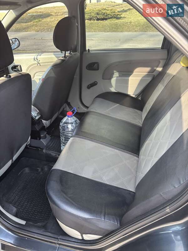 Седан Dacia Logan 2008 в Львове