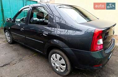 Седан Dacia Logan 2011 в Знам'янці