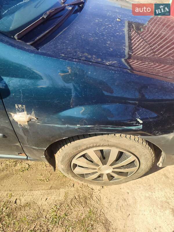 Седан Dacia Logan 2006 в Каменке-Бугской