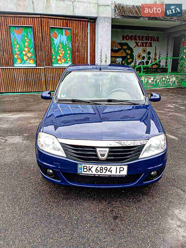 Седан Dacia Logan 2009 в Рівному