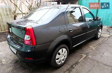 Седан Dacia Logan 2011 в 