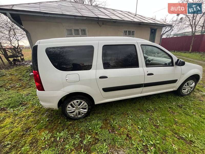 Седан Dacia Logan 2012 в Івано-Франківську
