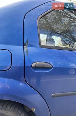 Седан Dacia Logan 2006 в 