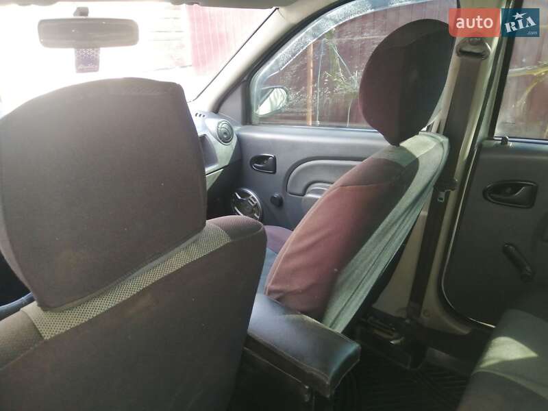 Седан Dacia Logan 2006 в Миргороді
