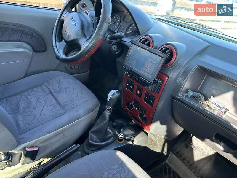 Седан Dacia Logan 2006 в Жовкві