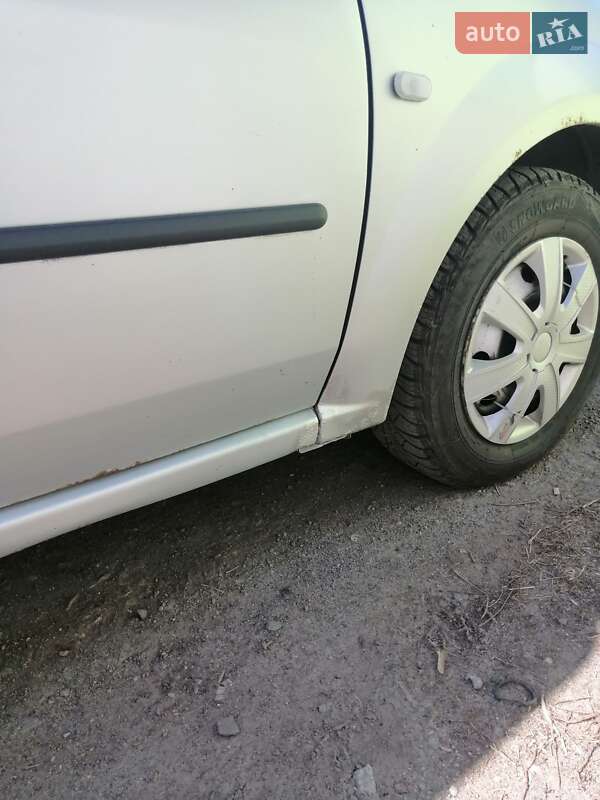 Седан Dacia Logan 2008 в Кривом Роге