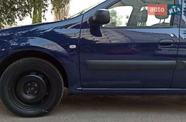 Седан Dacia Logan 2009 в 