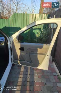 Седан Dacia Logan 2010 в 