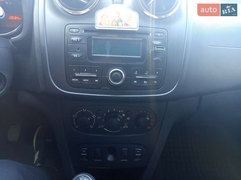 Седан Dacia Logan 2016 в Краматорске